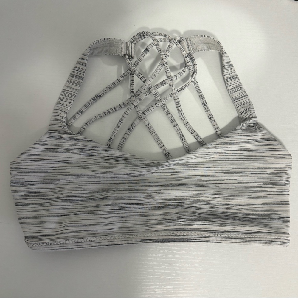 Lululemon free to be bra